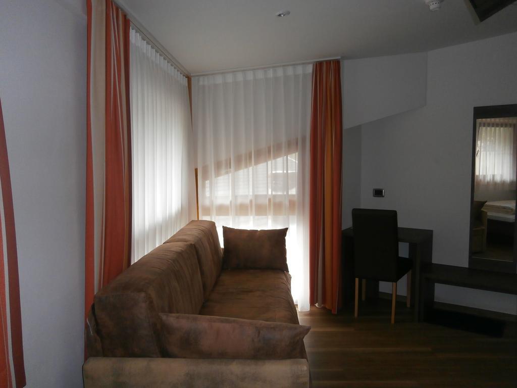 Hotel Schoelzhorn Superior Racines Camera foto